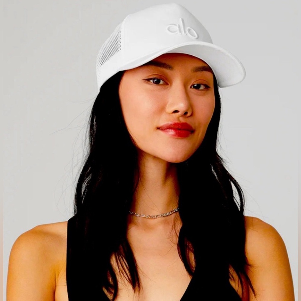 ALO Yoga District Trucker Hat, WHITE NWT - Picture 3 of 4